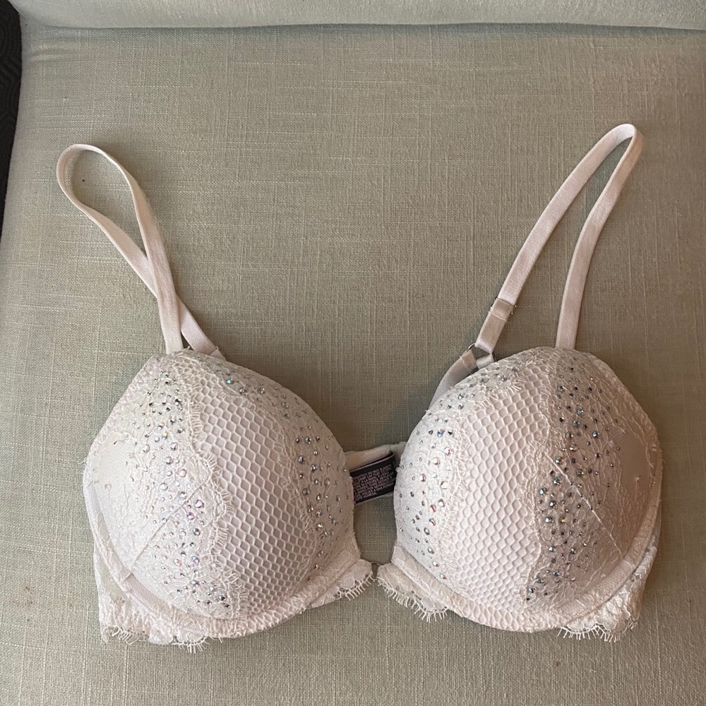 Victoria Secret Bombshell Plunge Bra